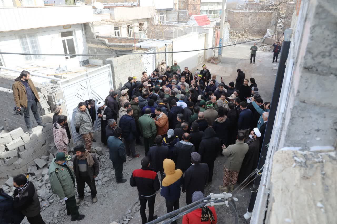 آلبوم تصویری / بازدید فرمانده سپاه پاسداران انقلاب اسلامی از مناطق زلزله زده و کمپ های اسکان اضطراری در خوی