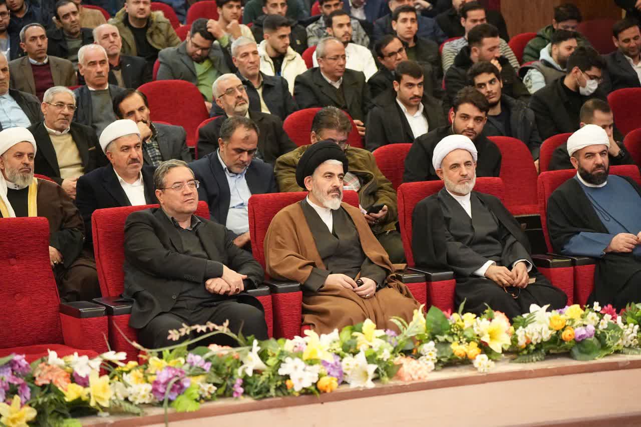 برگزاری آیین اختتامیه جشنواره بینالمللی شعر وحدت در ارومیه + تصاویر