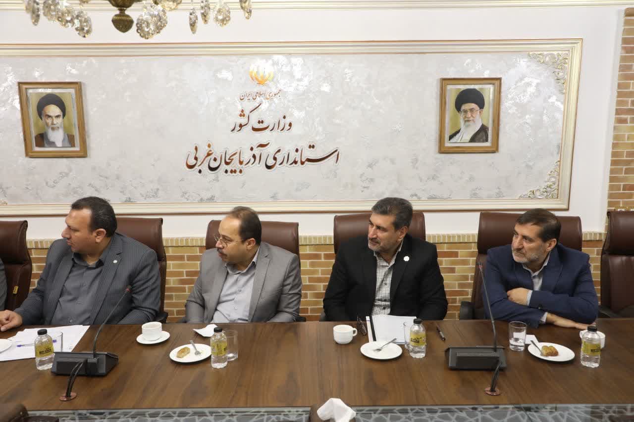 برگزاری جلسه شورای مدیران دستگاه های تابعه وزارت تعاون، کار و رفاه اجتماعی در آذربایجانغربی + تصاویر