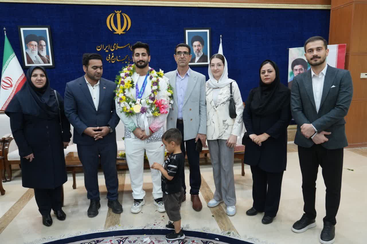 عالیپور آماده فتح قلههای جهانی + تصاویر