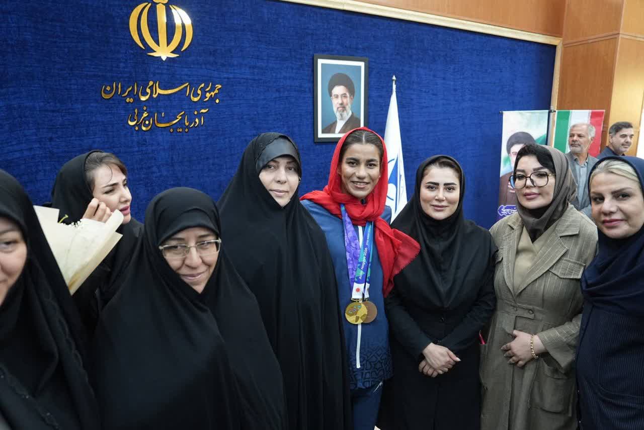 استقبال غرورآفرین از قهرمانان آذربایجانغربی در بازگشت از بازیهای آسیایی 2026 + تصاویر