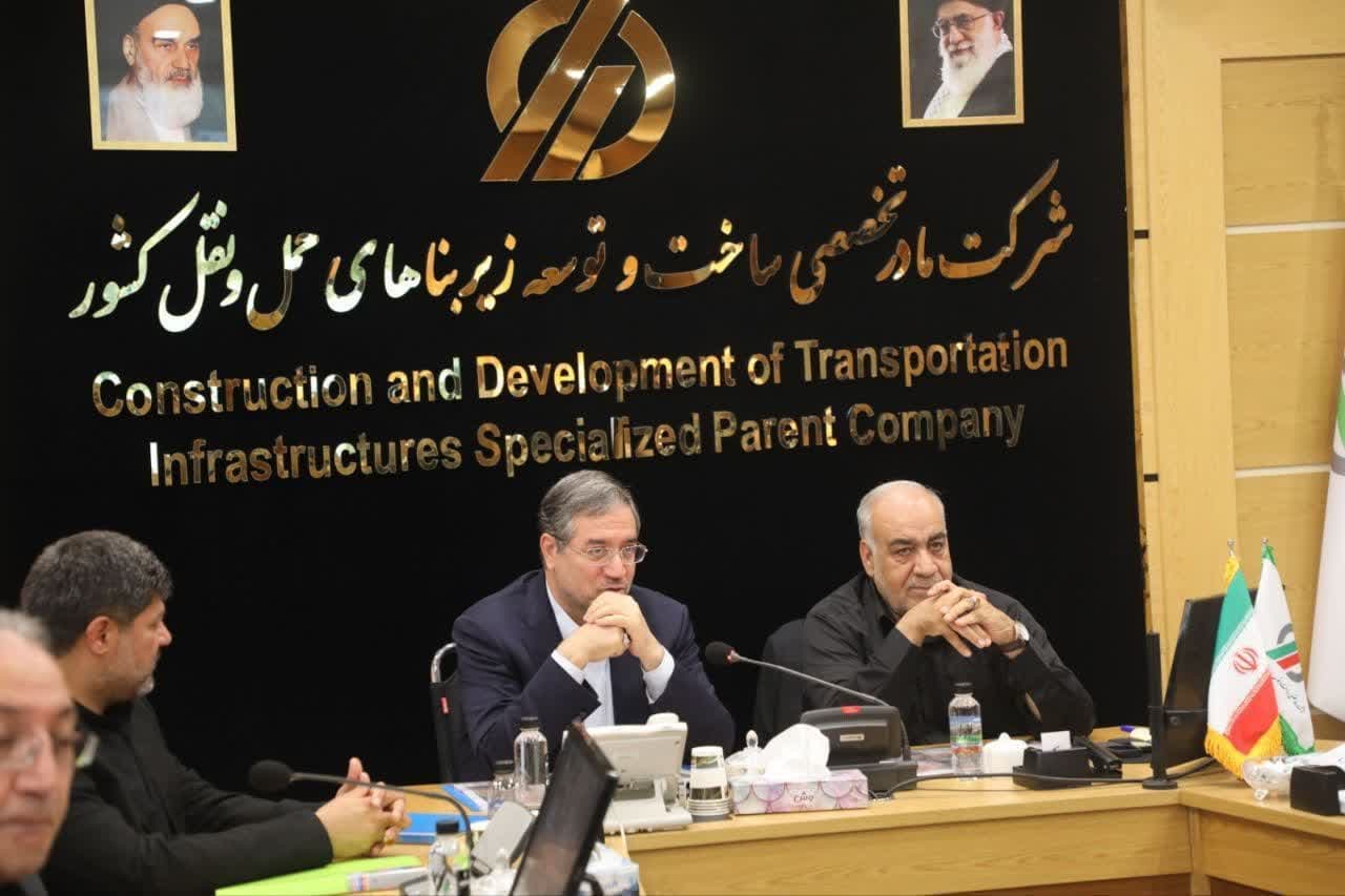 دیدار استاندار آذربایجانغربی با مدیرعامل شرکت ساخت و توسعه زیربناهای حملونقل کشور + تصاویر