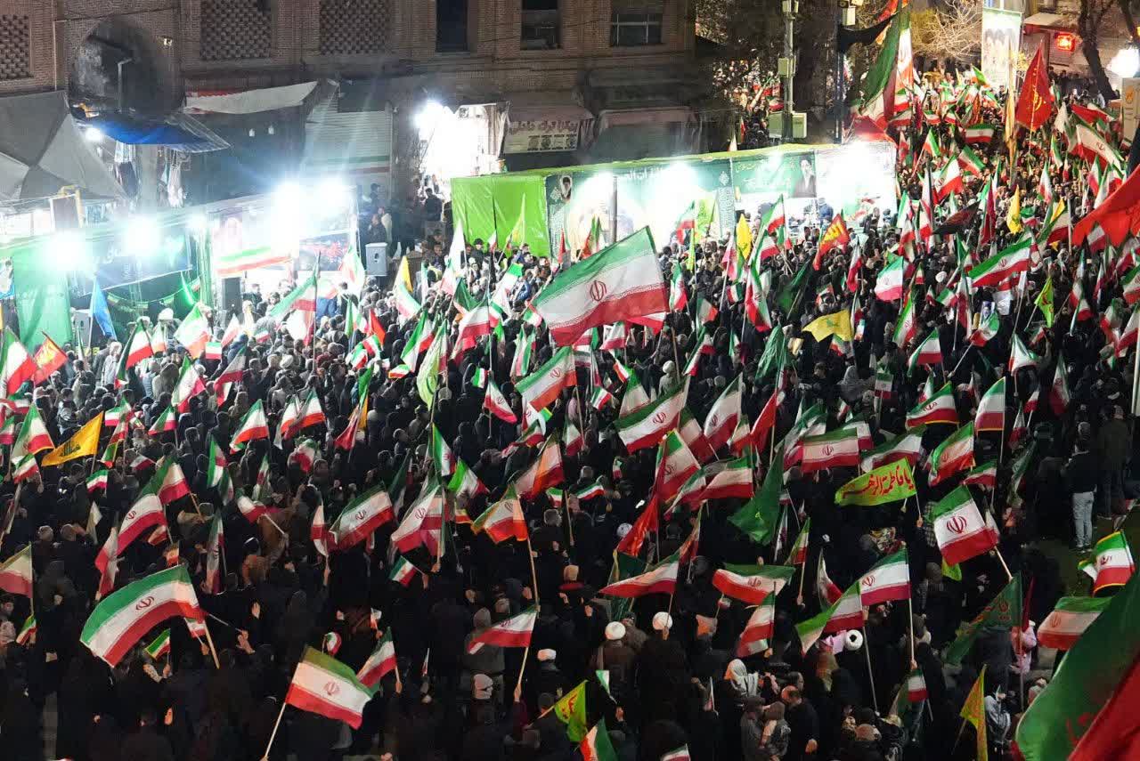 آلبوم تصویری / تداوم تجمعات شبانه مردم ارومیه