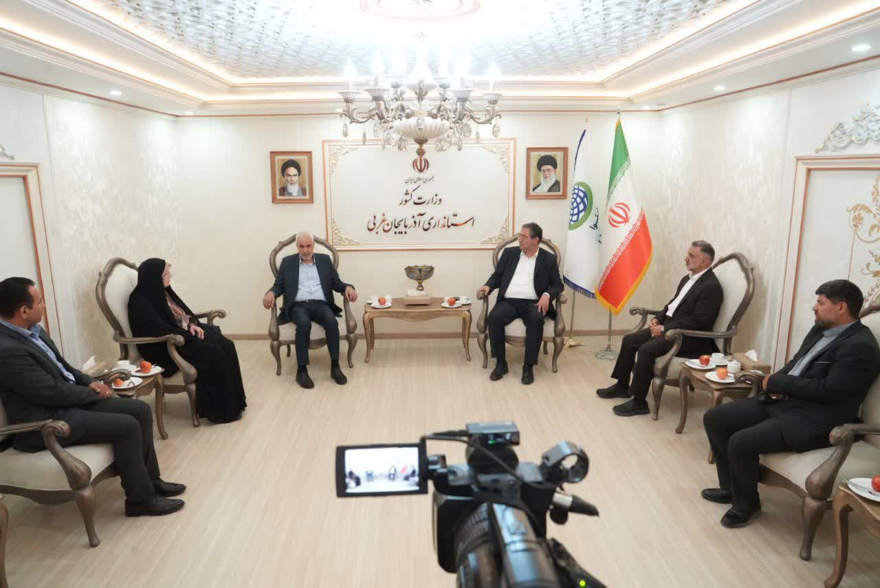 دیدار رئیس فدراسیون بینالمللی ورزشهای زورخانهای و کشتی پهلوانی با استاندار آذربایجانغربی + تصاویر