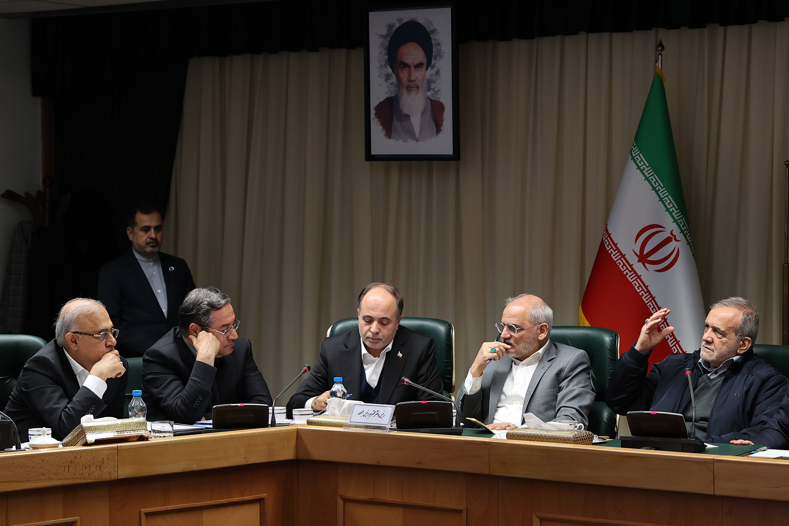 برگزاری جلسه رفع موانع اجرایی و تسهیل فرآیندهای تأمین کالا از استان‌های مرزی + تصاویر