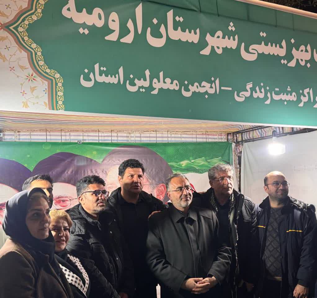 بازدید معاون سیاسی استاندار آذربایجان غربی از موکب های مستقر در محل تجمع شبانه مردم