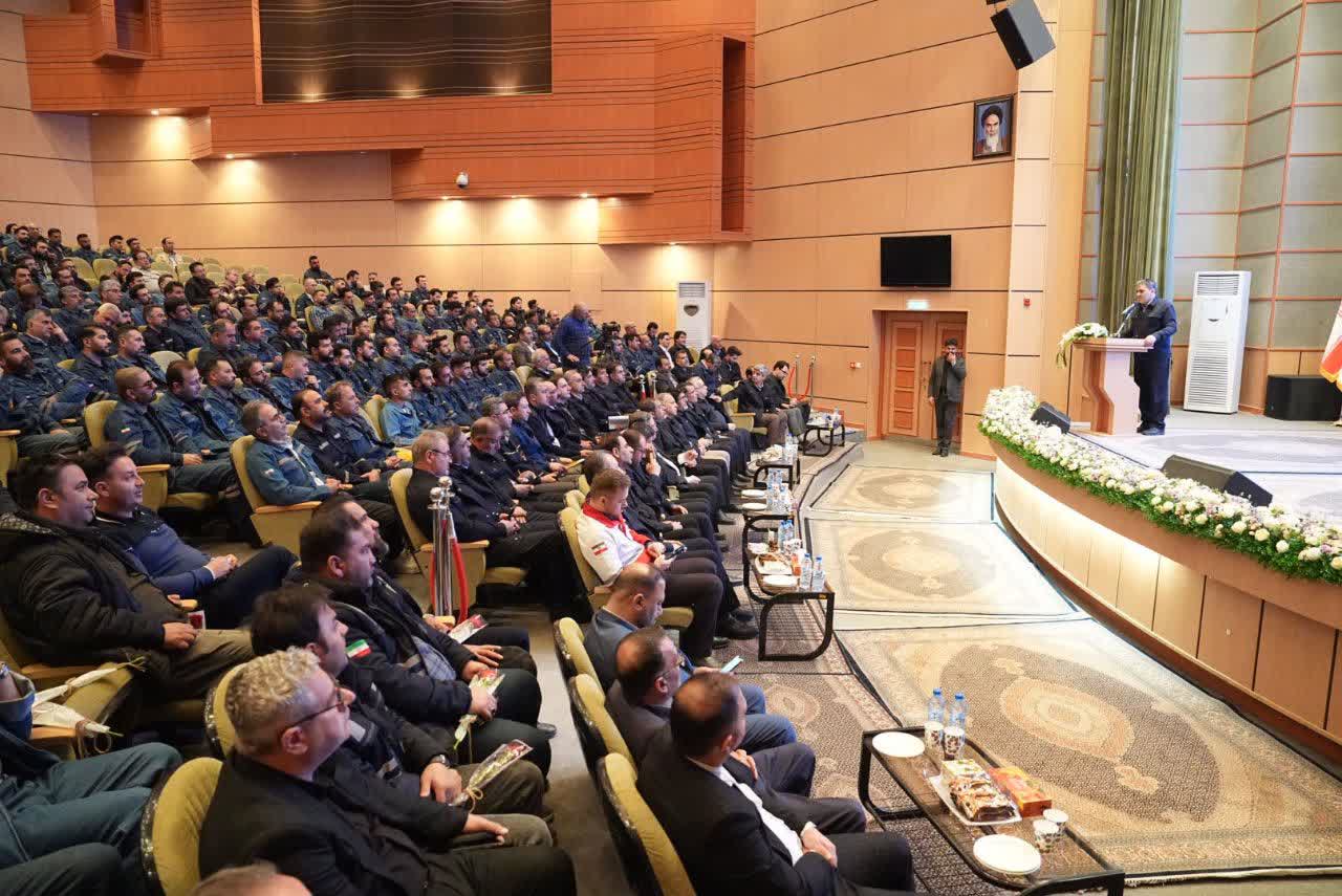 آلبوم تصویری / برگزاری آیین تجلیل از سیمبانان و دکل‌بانان صنعت برق آذربایجان‌غربی