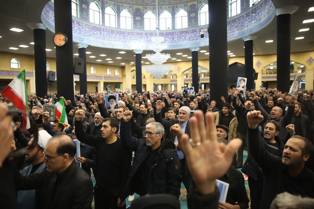 تجمع مردم ارومیه در پی شهادت مقام معظم رهبری + تصاویر