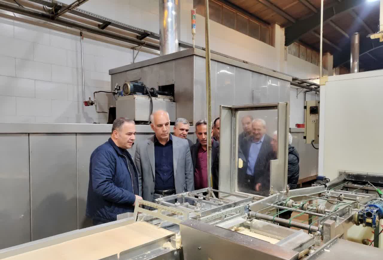 بازدید معاون استاندار آذربایجان‌غربی از یک واحد تولید مواد غذایی در ارومیه + تصاویر