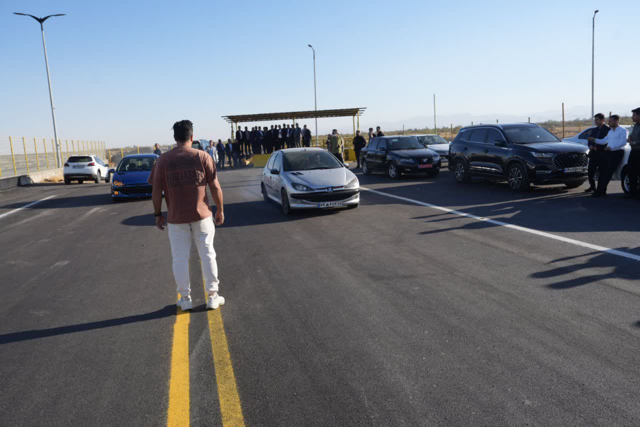 بازدید وزیر ورزش و جوانان از پیست اتومبیلرانی دهکده ساحلی چیچست ارومیه + تصاویر