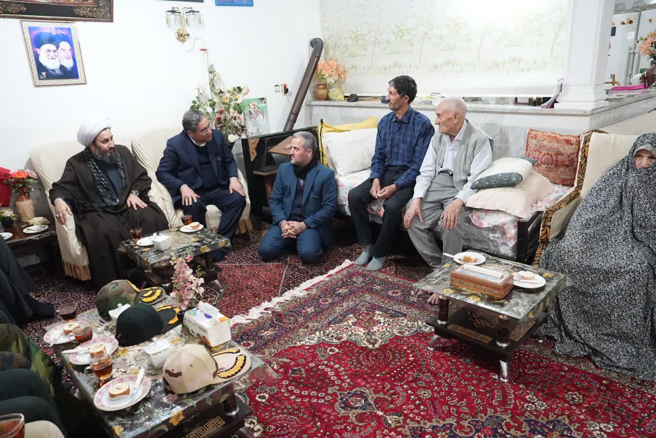 دیدار استاندار آذربایجان‌غربی با خانواده معظم شهیدان بهفر + تصاویر