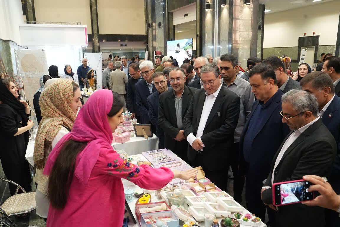 افتتاح نمایشگاه صنایعدستی در ارومیه + تصاویر