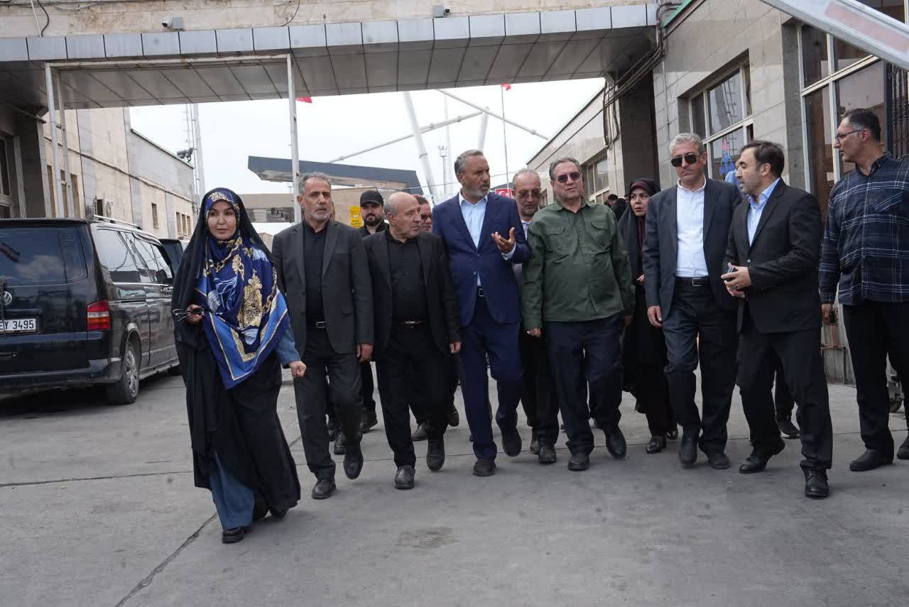 بازدید استاندار آذربایجانغربی و هیئت رئیسه کمیسیون عمران مجلس از گمرک و پایانه مرزی بازرگان + تصاویر