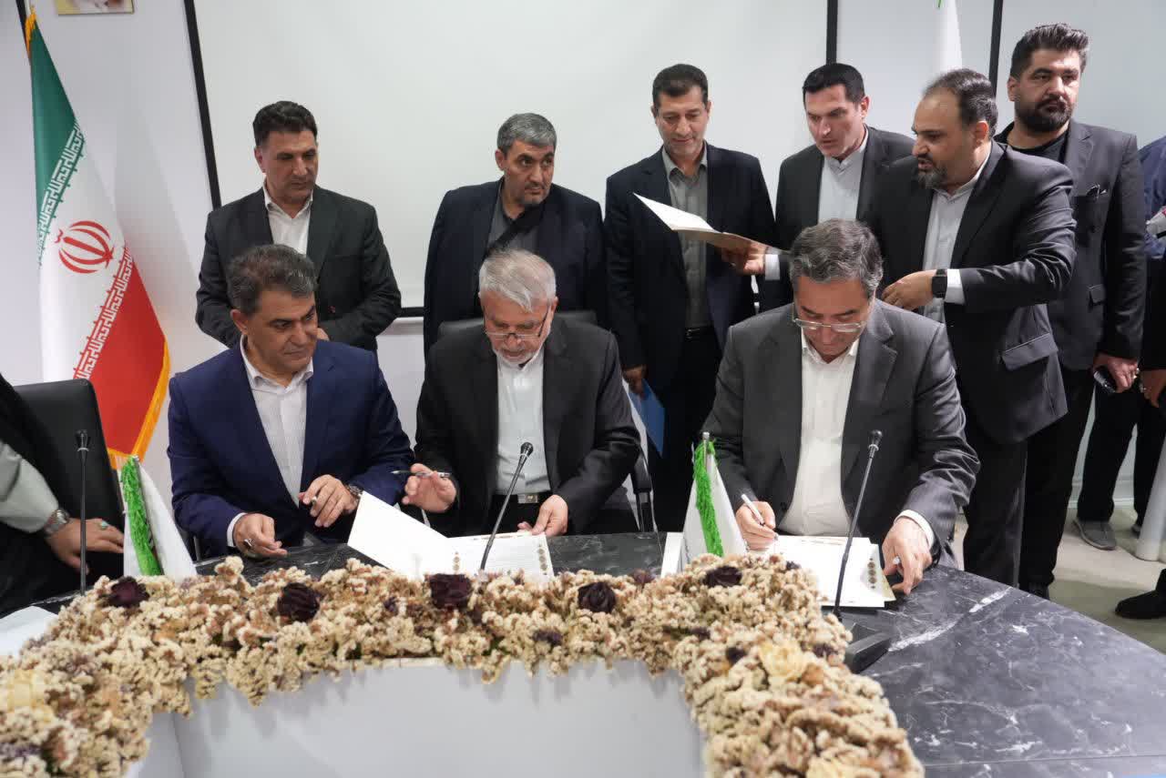 برگزاری آیین اختتامیه همایش بینالمللی شمس و مولانا در خوی + تصاویر