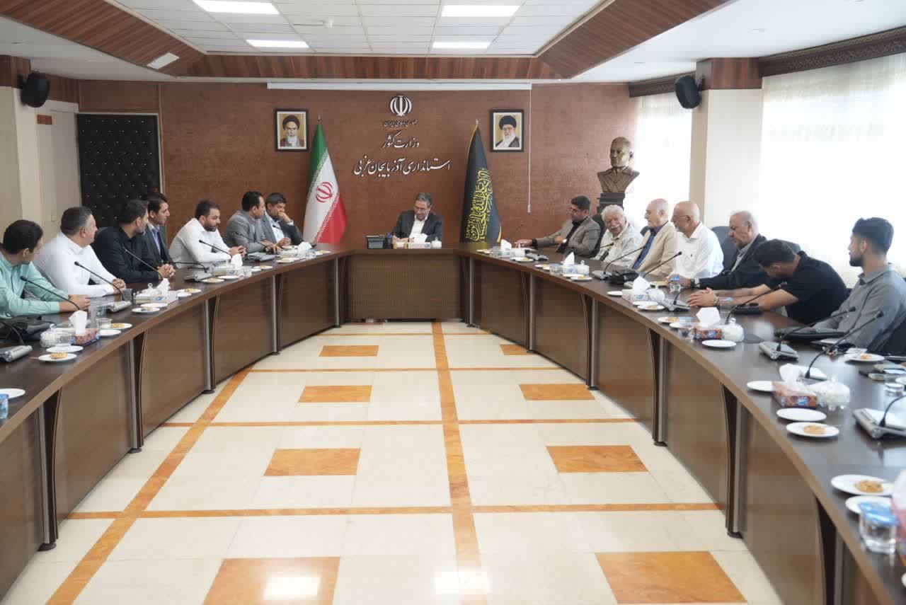 دیدار جمعی از پیشکسوتان و ملیپوشان والیبال با استاندار آذربایجانغربی + تصاویر