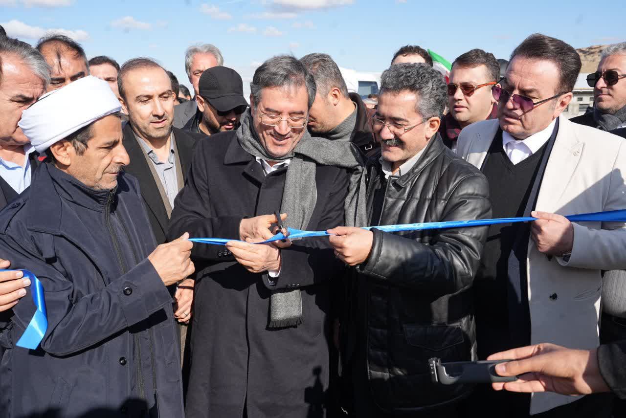 برگزاری آیین افتتاح طرح توسعه زنجیره یکپارچه تولید گوشت مرغ در شهرستان بوکان + تصاویر