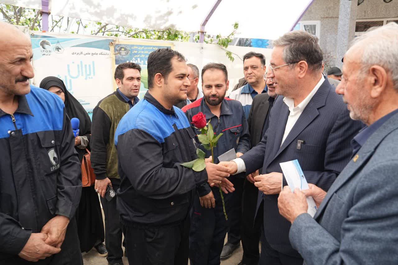 بازدید استاندار آذربایجانغربی از کارخانه ایرانپاش در ارومیه + تصاویر