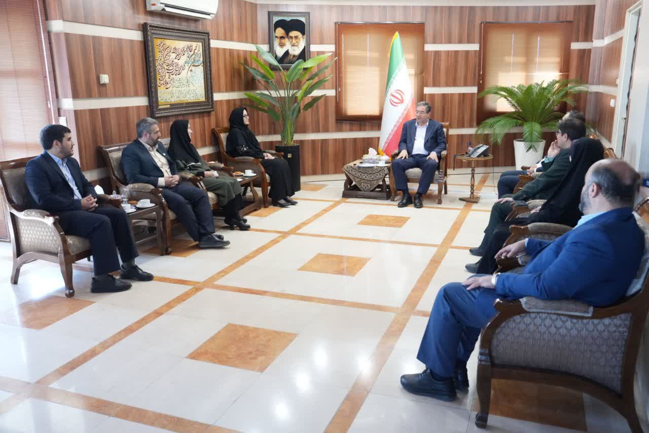 دیدار دبیرکل نهاد کتابخانههای عمومی کشور با استاندار آذربایجانغربی + تصاویر