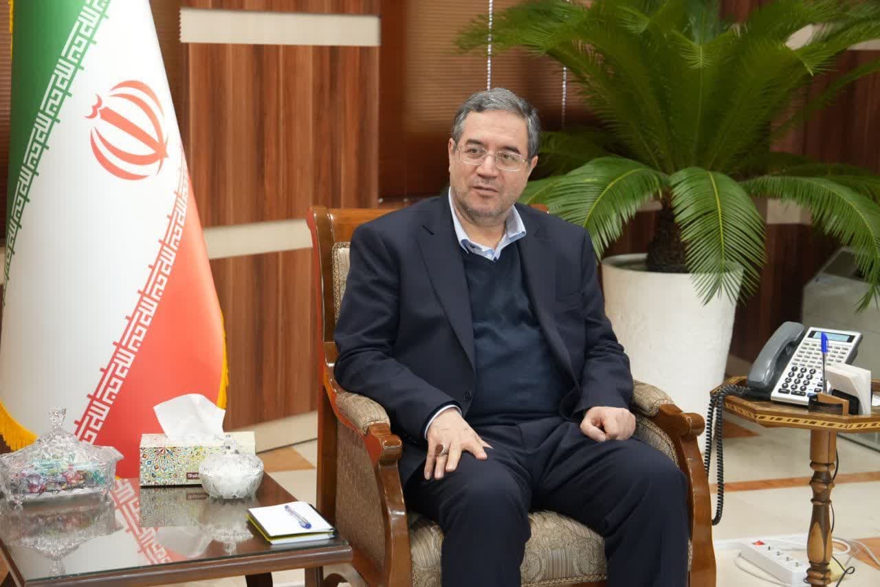 دیدار جمعی از روحانیون و مسئولان انجمن آشوریان با استاندار آذربایجانغربی + تصاویر