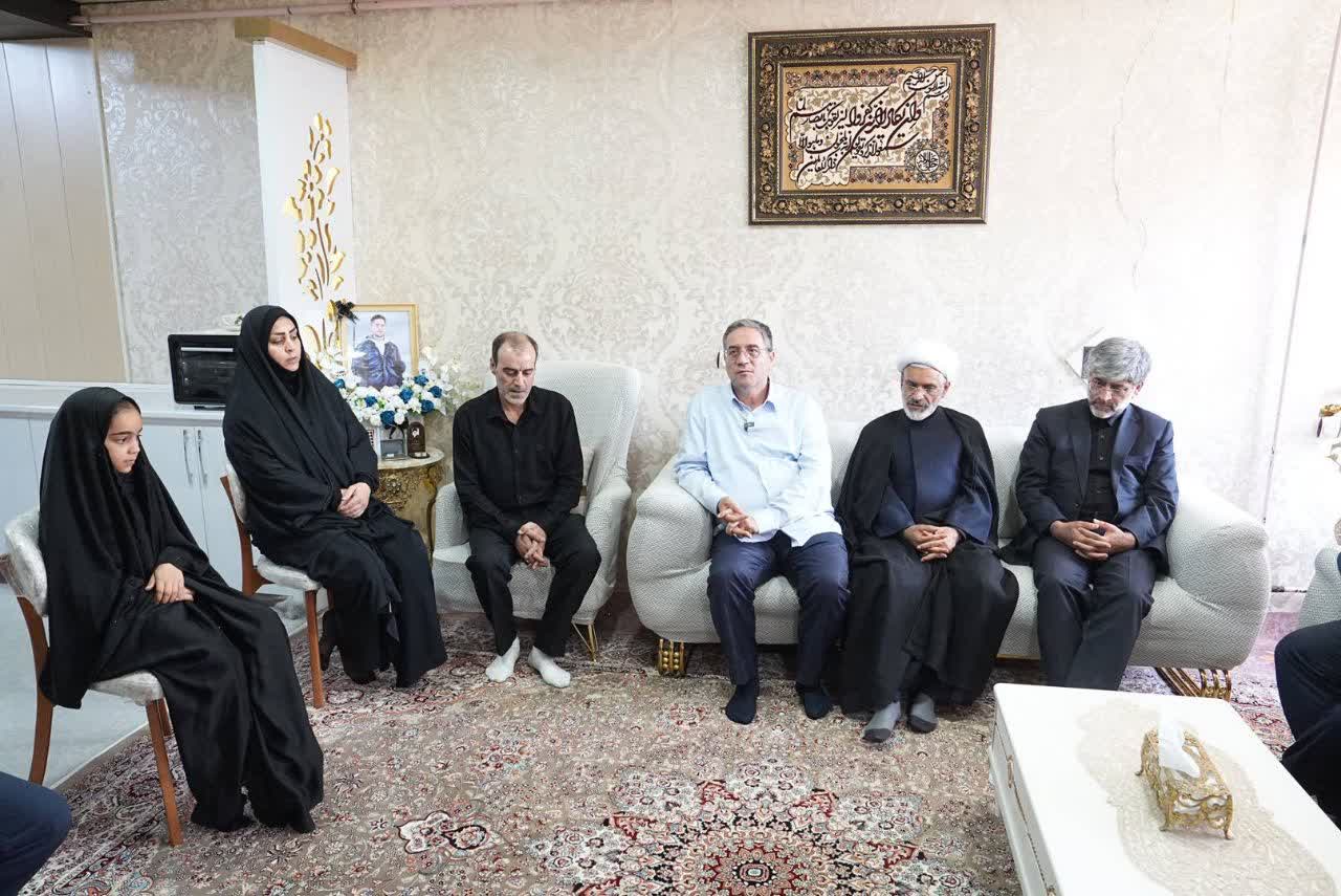 دیدار استاندار آذربایجانغربی با خانواده شهید نوروزی + تصاویر
