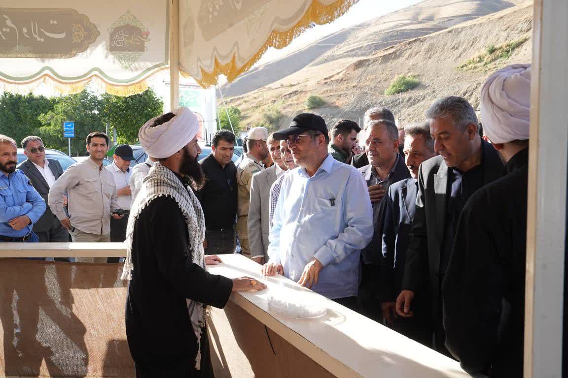 بازدید استاندار آذربایجان‌غربی از روند خدمت‌رسانی به زائران اربعین در پایانه مرزی تمرچین + تصاویر