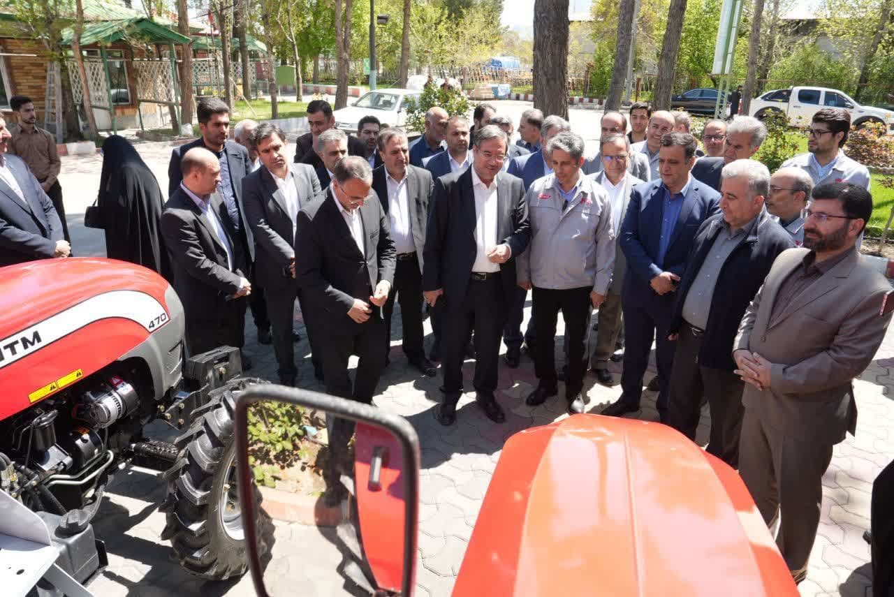 بازدید استاندار آذربایجانغربی از بخشهای مختلف شرکت تراکتورسازی ارومیه + تصاویر
