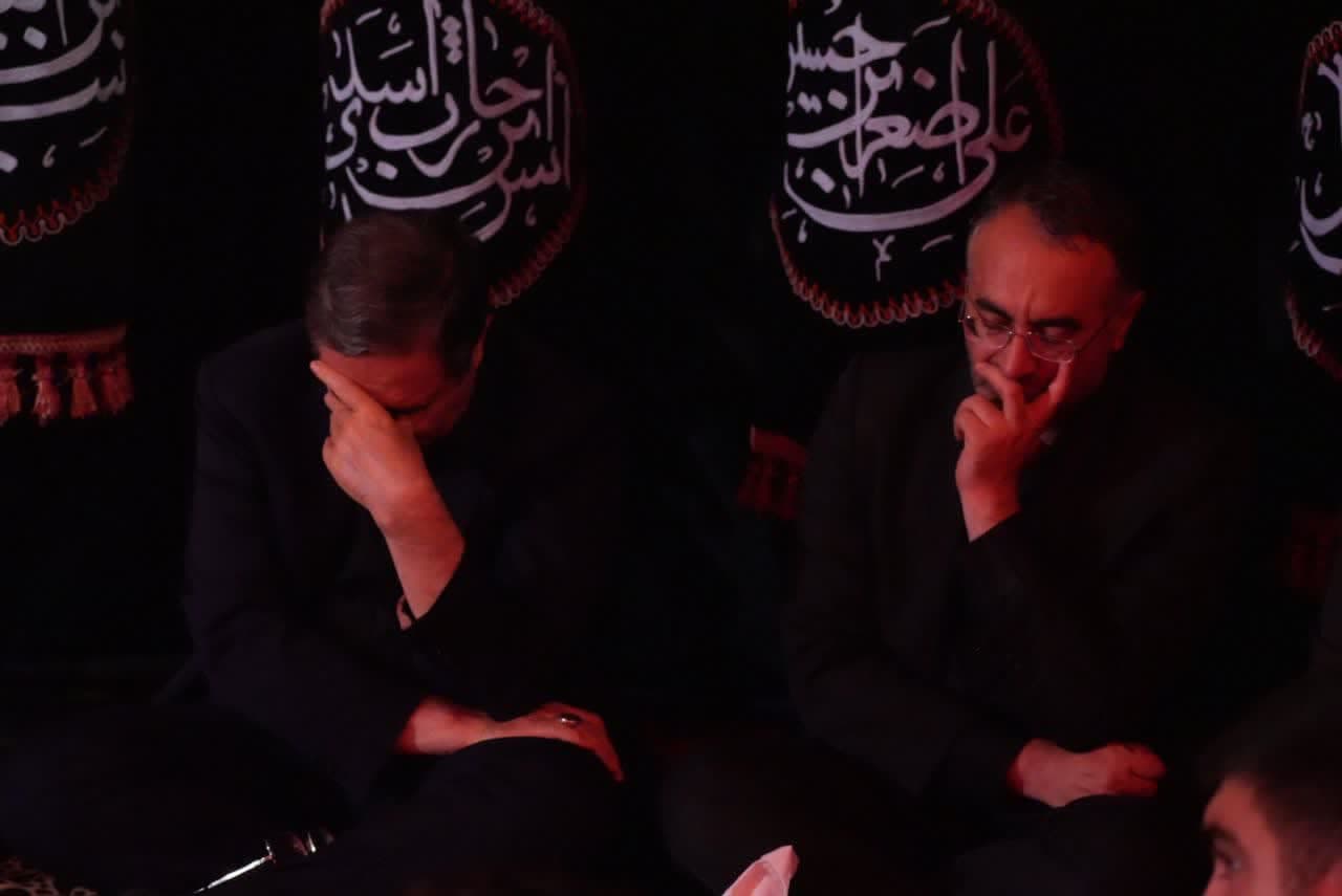 برگزاری آیین معنوی عزاداری شب عاشورای حسینی در حسینیه عاشقان ولایت ارومیه + تصاویر