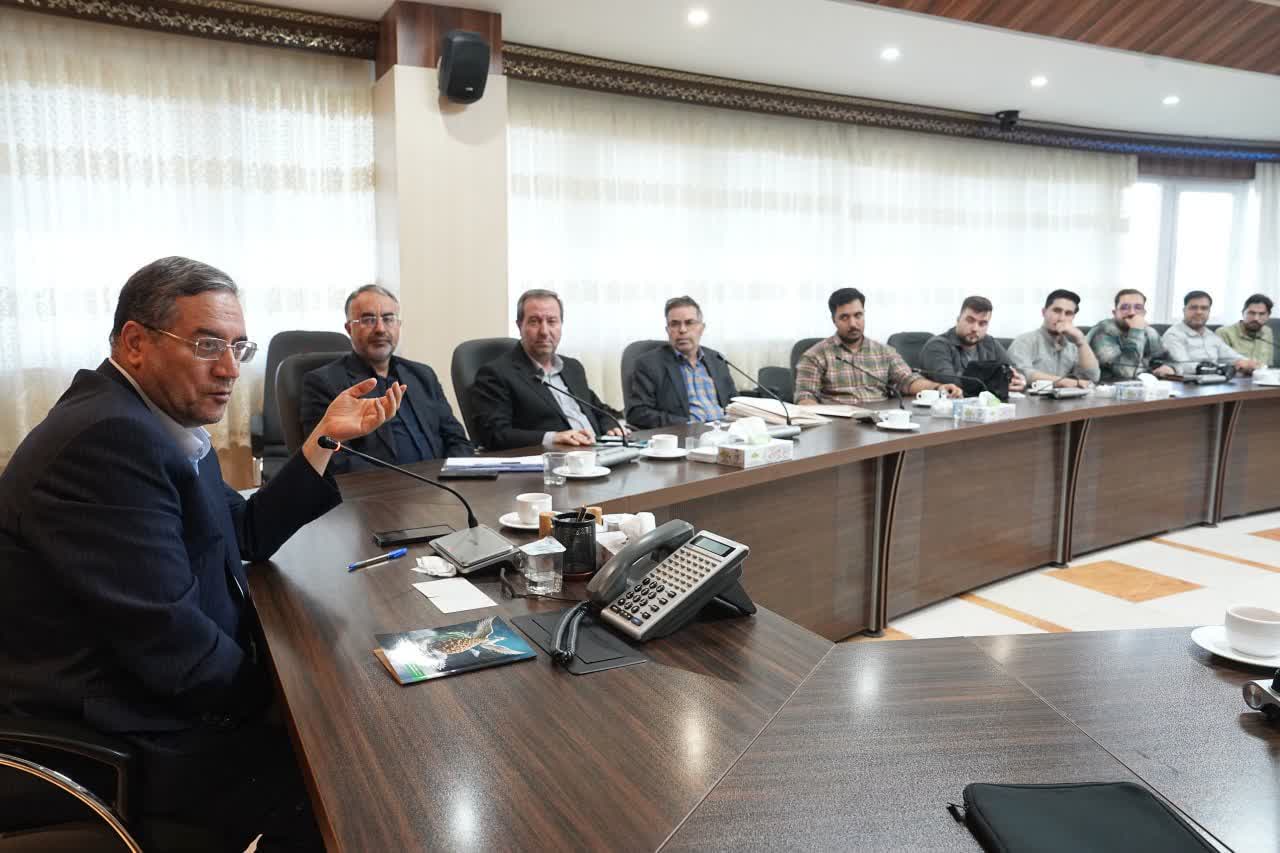 دیدار جمعی از مستندسازان حوزه هنری استان با استاندار آذربایجانغربی + تصاویر