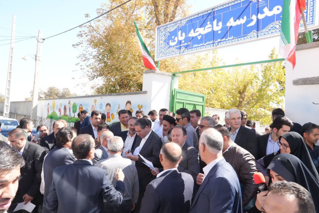 بهرهبرداری از یک باب مدرسه 10 کلاسه استثنایی در شهر نوشین شهر بخش نازلو + تصاویر