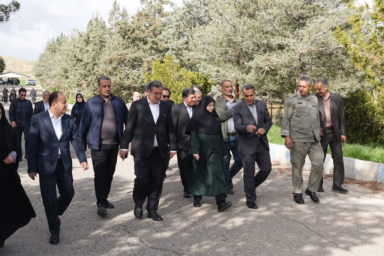 بازدید معاون رئیس‌جمهور و استاندار آذربایجان‌غربی از مجتمع تحقیقاتی رشکان + تصاویر