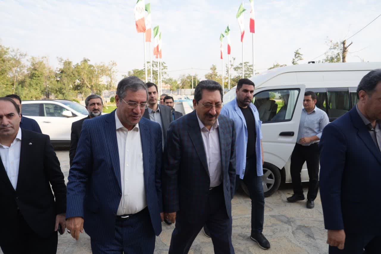 بازدید وزیر صمت و استاندار آذربایجانغربی از مرکز خدمات سرمایهگذاری استان + تصاویر