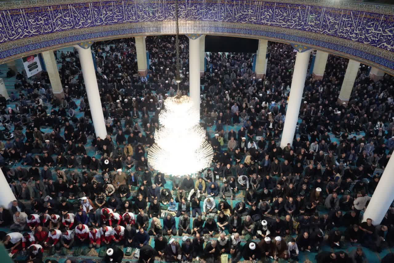 آلبوم تصویری / اجتماع امام رضایی های ارومیه در سوگ شهدای حادثه بالگرد