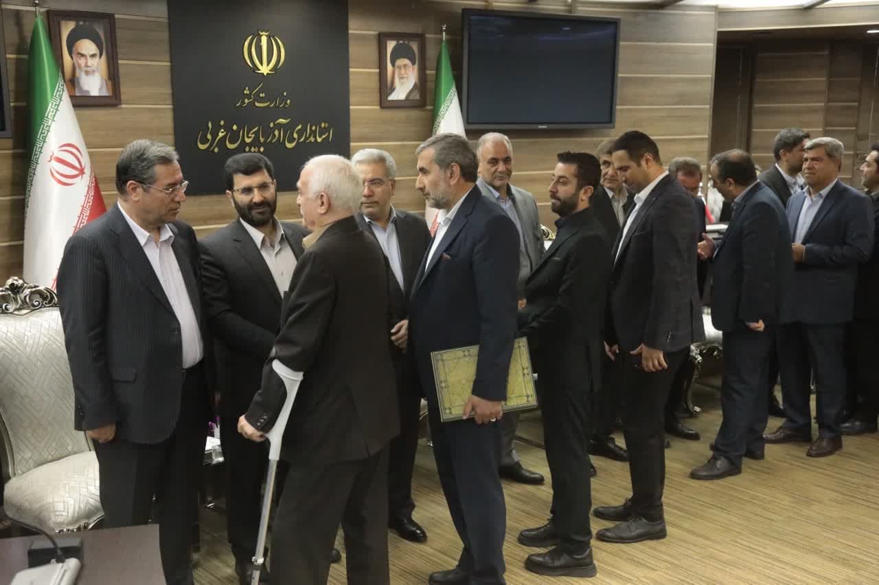آلبوم تصویری / دیدار استاندار آذربایجانغربی با اقشار مختلف به مناسبت اعیاد نوروز و فطر