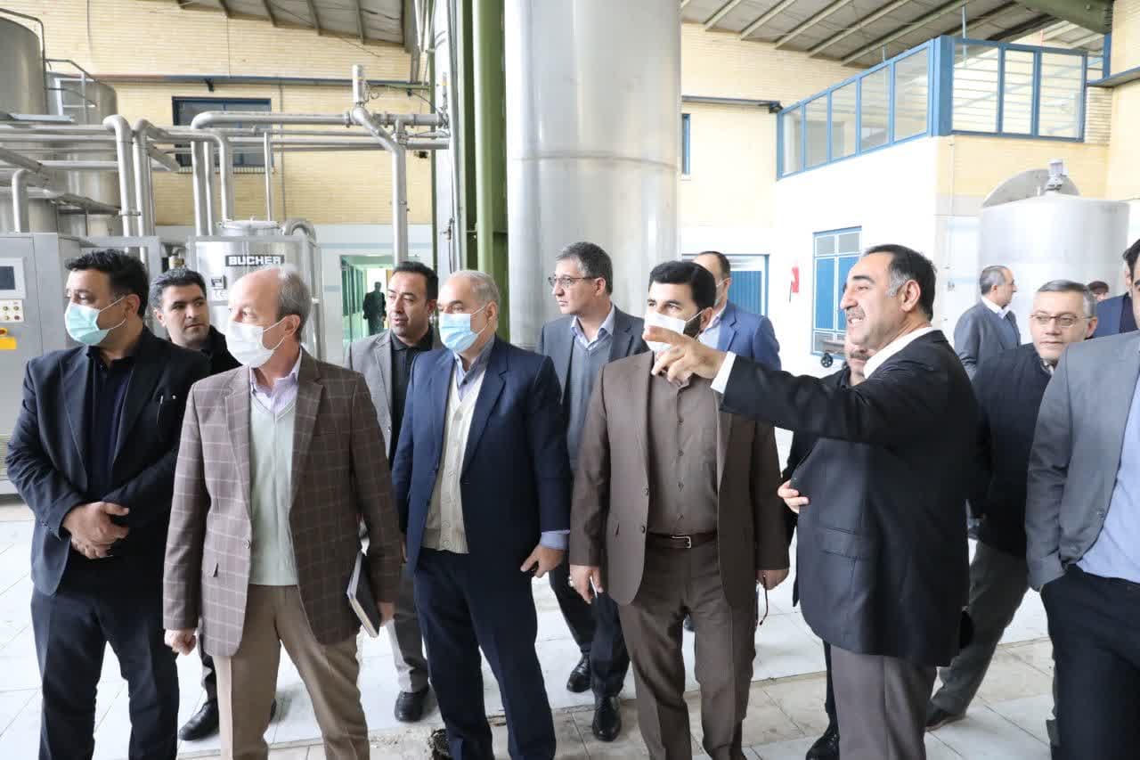 بازدید معاون هماهنگی امور اقتصادی استاندار آذربایجان غربی از دو شرکت تولیدی و صنعتی در ارومیه