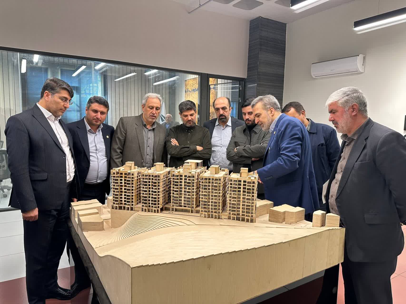 بازدید مسئولان استانی و شهری آذربایجانغربی از پروژههای سرمایهگذاری شهر تهران + تصاویر