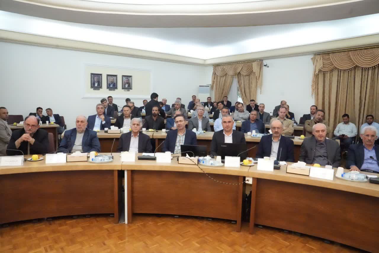 برگزاری جلسه بررسی آخرین وضعیت طرحهای احیای دریاچه ارومیه در تبریز + تصاویر