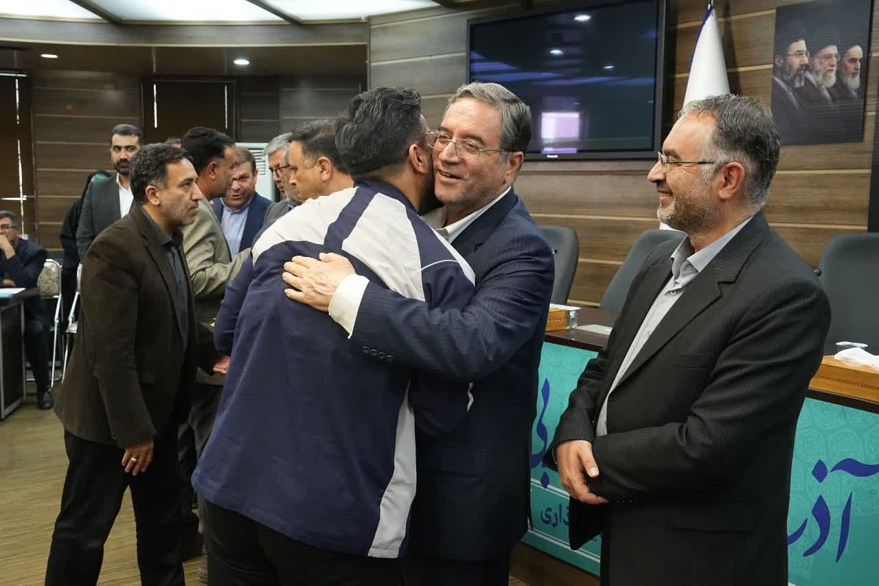آلبوم تصویری / برگزاری آیین گرامیداشت هفته کارگر در ارومیه