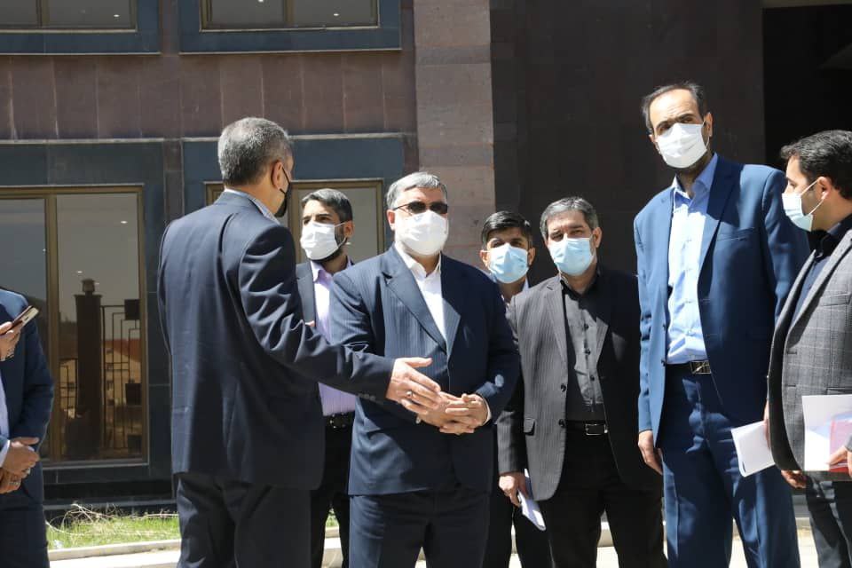 بازدید محمدصادق معتمدیان استاندار آذربایجان غربی از روند تجهیز تالار مرکزی ارومیه