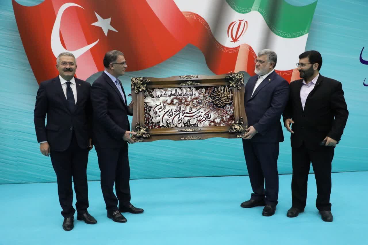 آلبوم تصویری / امضاى تفاهم نامه همکارى هاى مشترک استان هاى مرزى جمهورى اسلامى ایران و ترکیه
