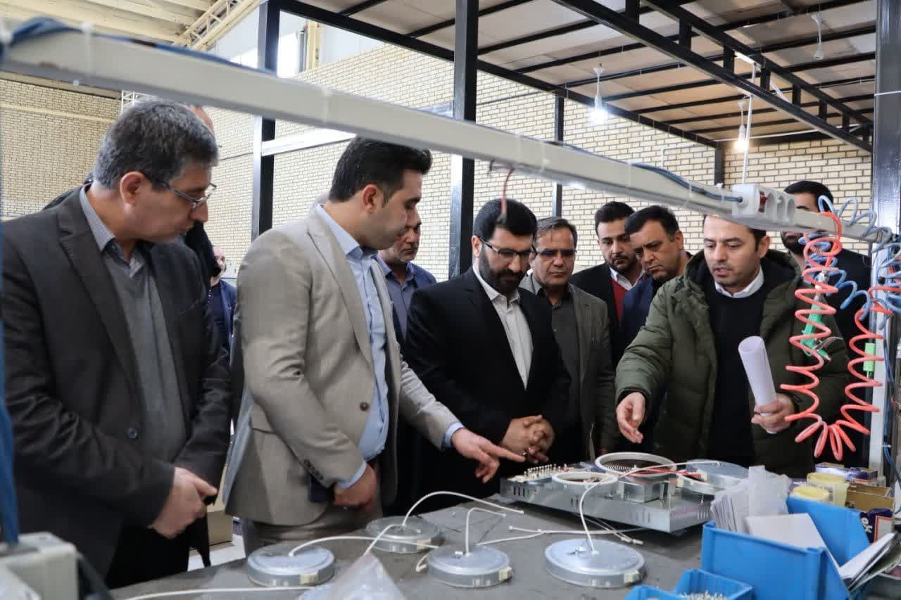 بازدید معاون هماهنگی امور اقتصادی استاندار آذربایجان غربی از دو شرکت تولیدی و صنعتی در ارومیه + تصاویر