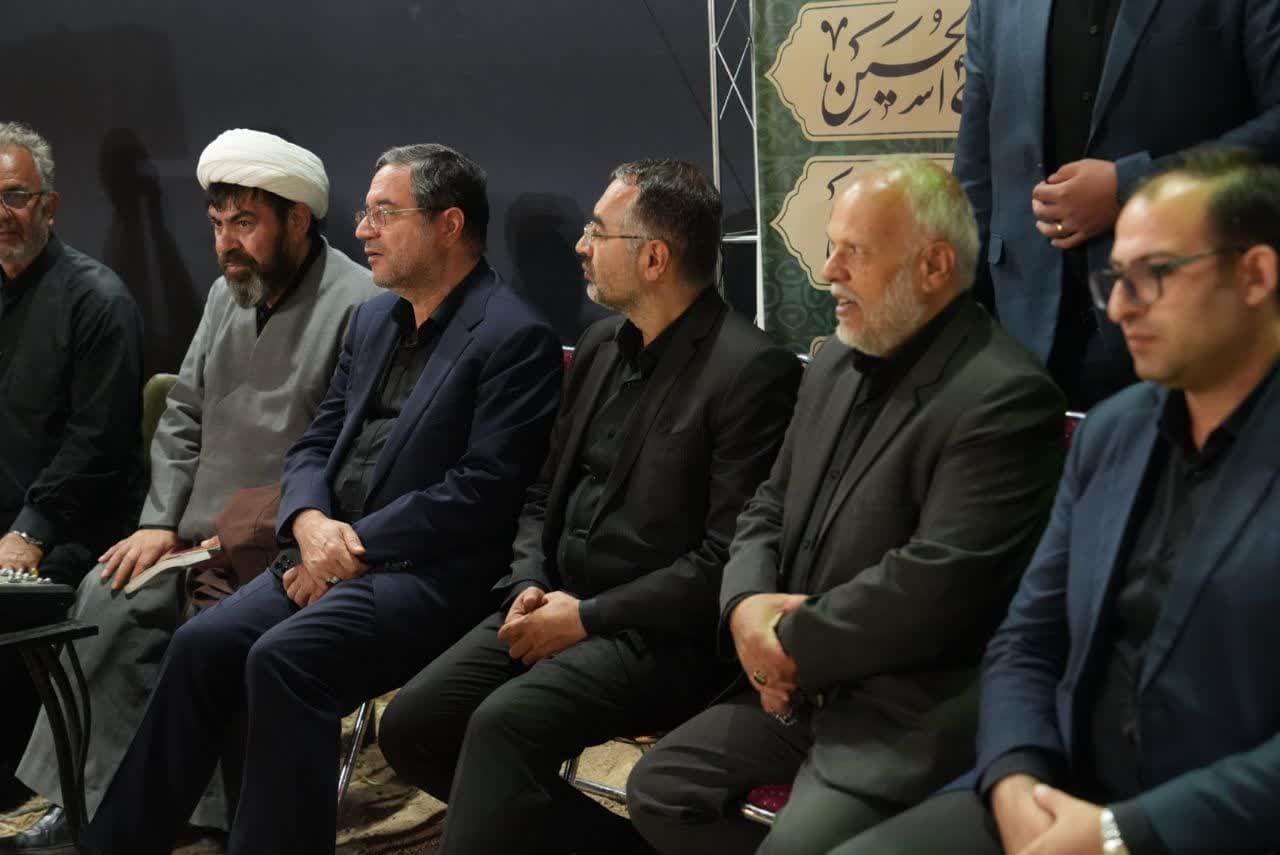 برگزاری آیین عزاداری شب عاشورای شهادت اباعبدالله الحسین (ع) در مسجد مهدیالقدم ارومیه + تصاویر