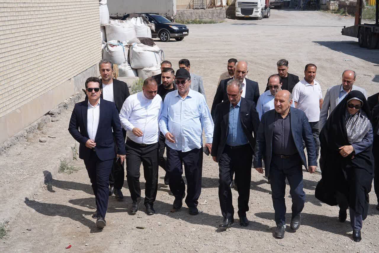 بازدید استاندار آذربایجانغربی از انبارهای عمومی و خدمات گمرکی بازرگان + تصاویر