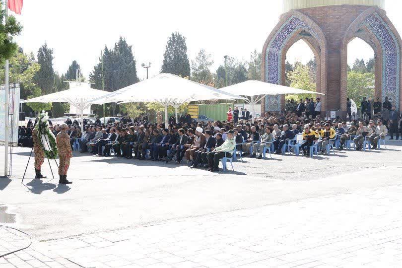 آلبوم تصویری / برگزاری مراسم میهمانی لالهها، عطرافشانی و گلباران مزار شهدا در ارومیه