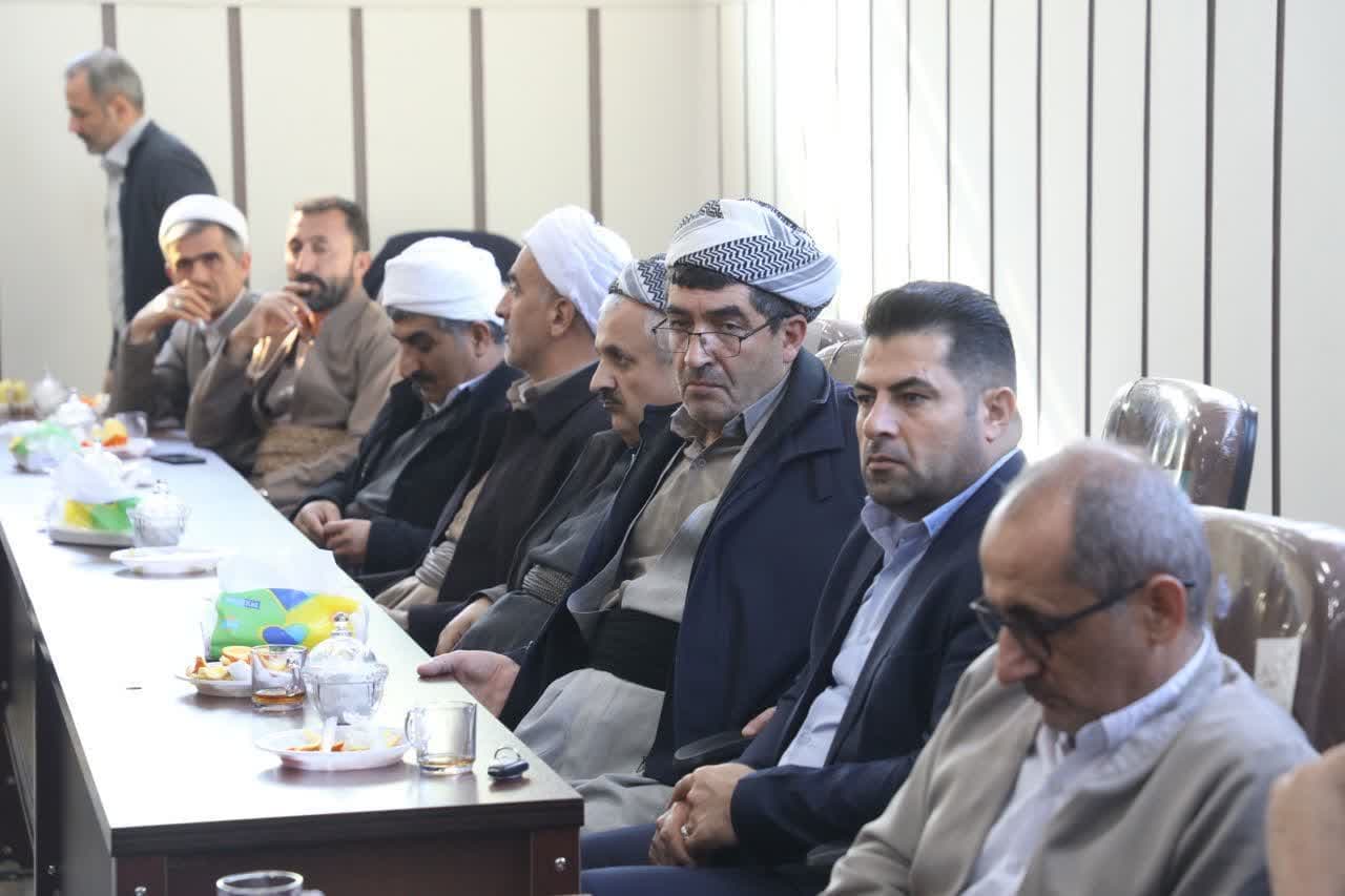 آلبوم تصویری / دیدار استاندار آذربایجانغربی با جمعی از روحانیون، سران طوایف و عشایر شهرستان پیرانشهر