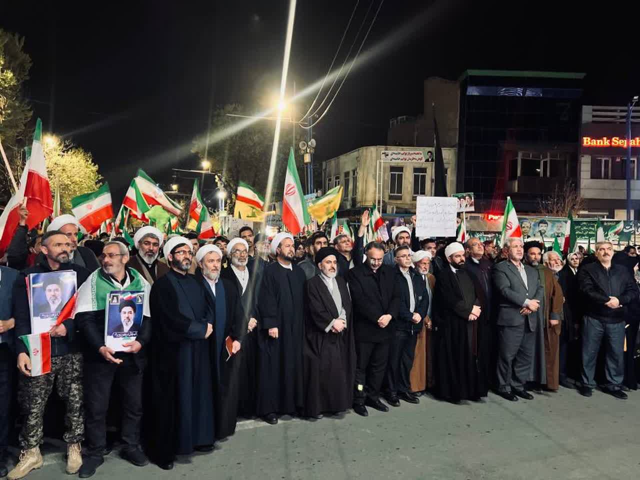 استقامت، مقاومت و پایداری در استمرار اجتماعات شبانه مردم + تصاویر