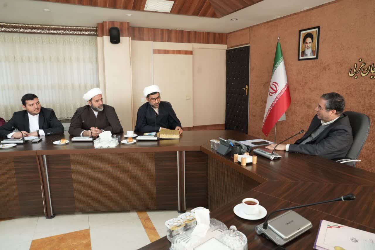 دیدار مدیرکل امور استان های سازمان دارالقرآن کشور با استاندار آذربایجانغربی + تصاویر