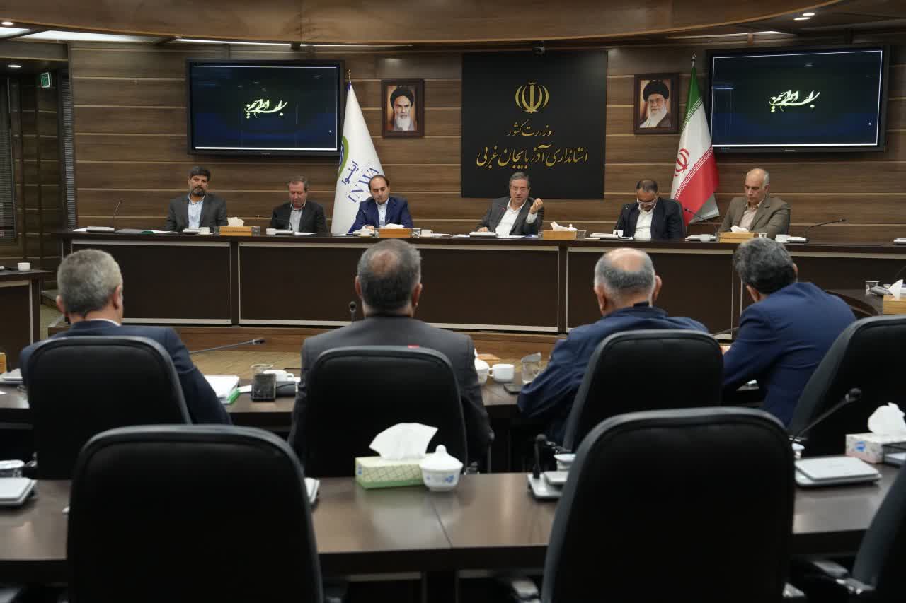 برگزاری جلسه بررسی آخرین وضعیت صنایع خودرو، نیرومحرکه و قطعهسازی در آذربایجانغربی + تصاویر