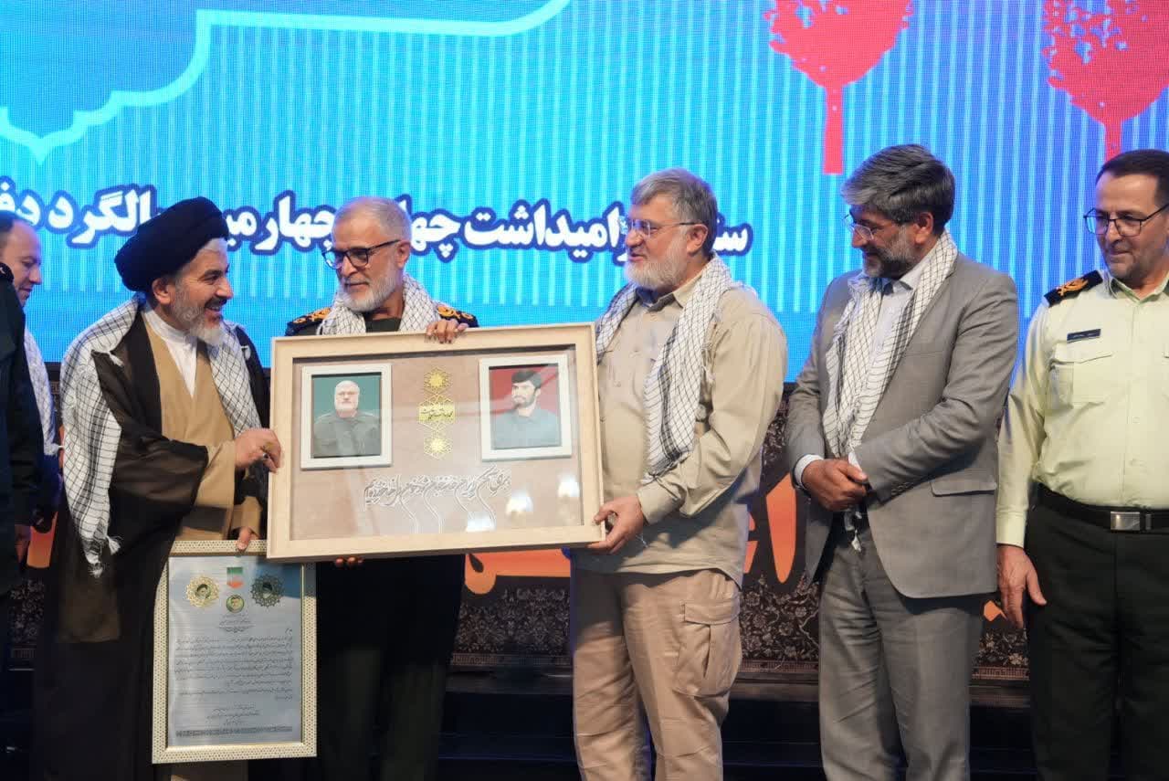 آلبوم تصویری / حضور استاندار آذربایجانغربی در همایش تجلیل از پیشکسوتان و فعالان دفاع مقدس و مقاومت