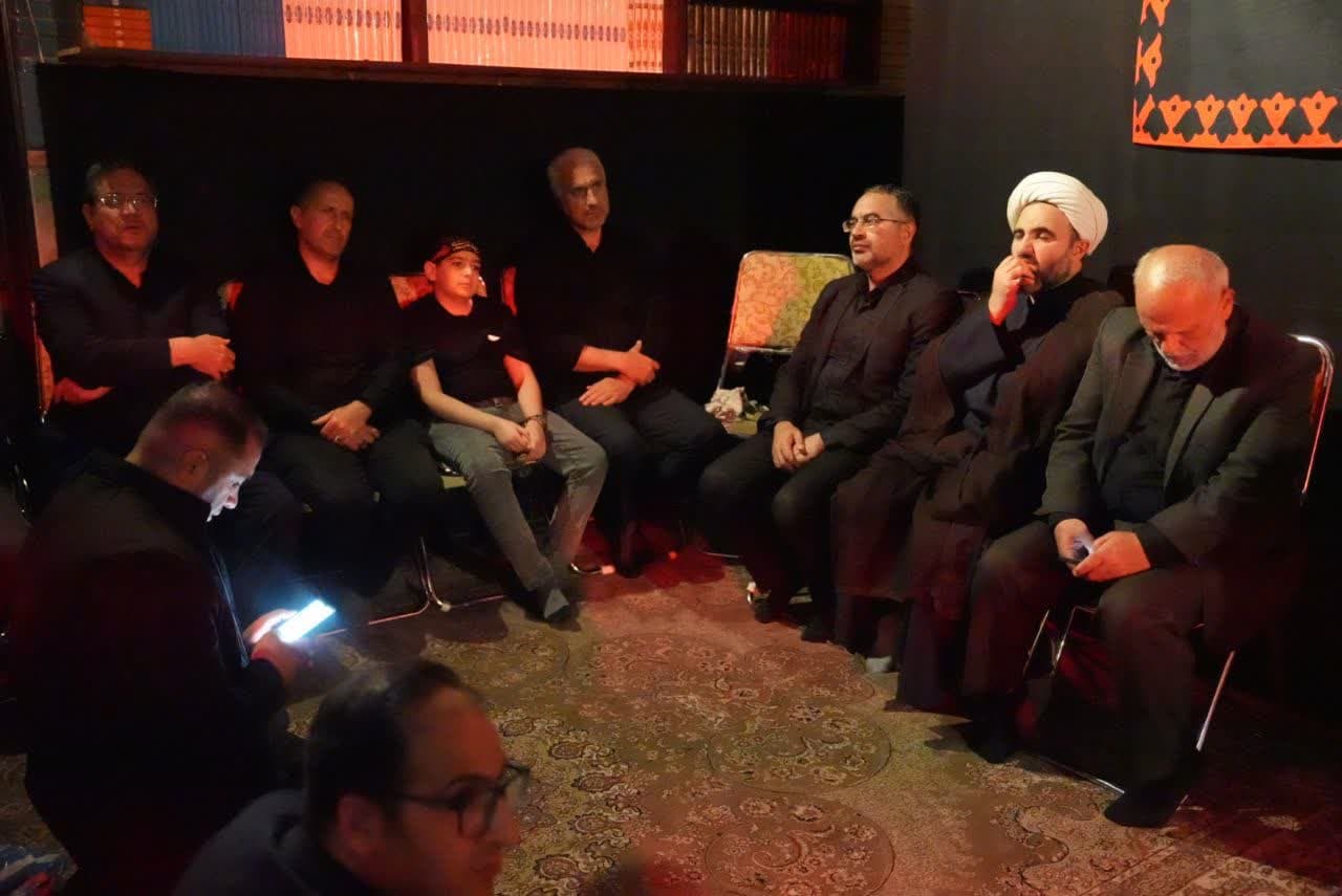 برگزاری آیین معنوی عزاداری شب عاشورای حسینی در مسجد لطفعلیخان ارومیه + تصاویر