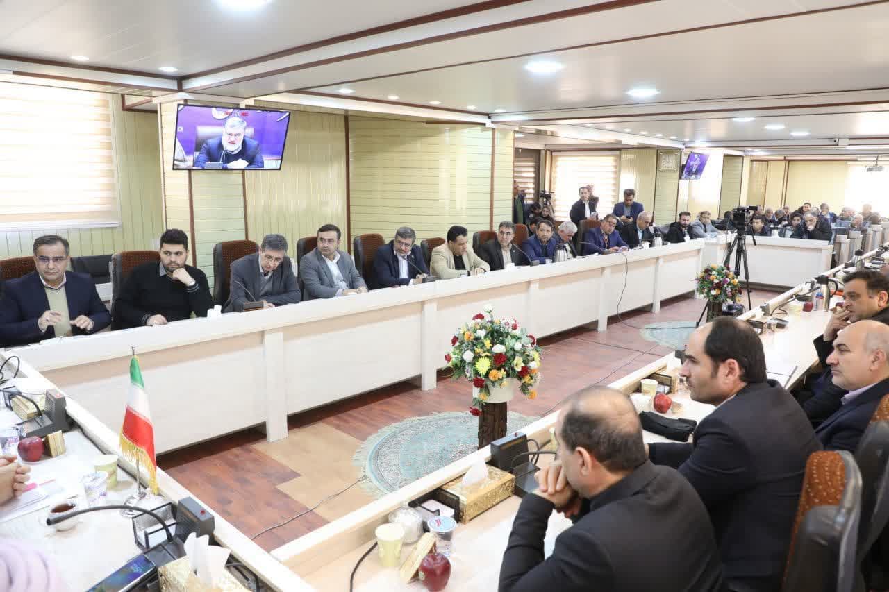 آلبوم تصویری / برگزاری نشست جمعی از فعالان اقتصادی و تولیدکنندگان شهرستان نقده با استاندار آذربایجانغربی